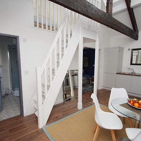 Loft Style Apartment For 4, 1 Broadhurst Court, Close To Town, Station & Hospital Stockport Exterior foto
