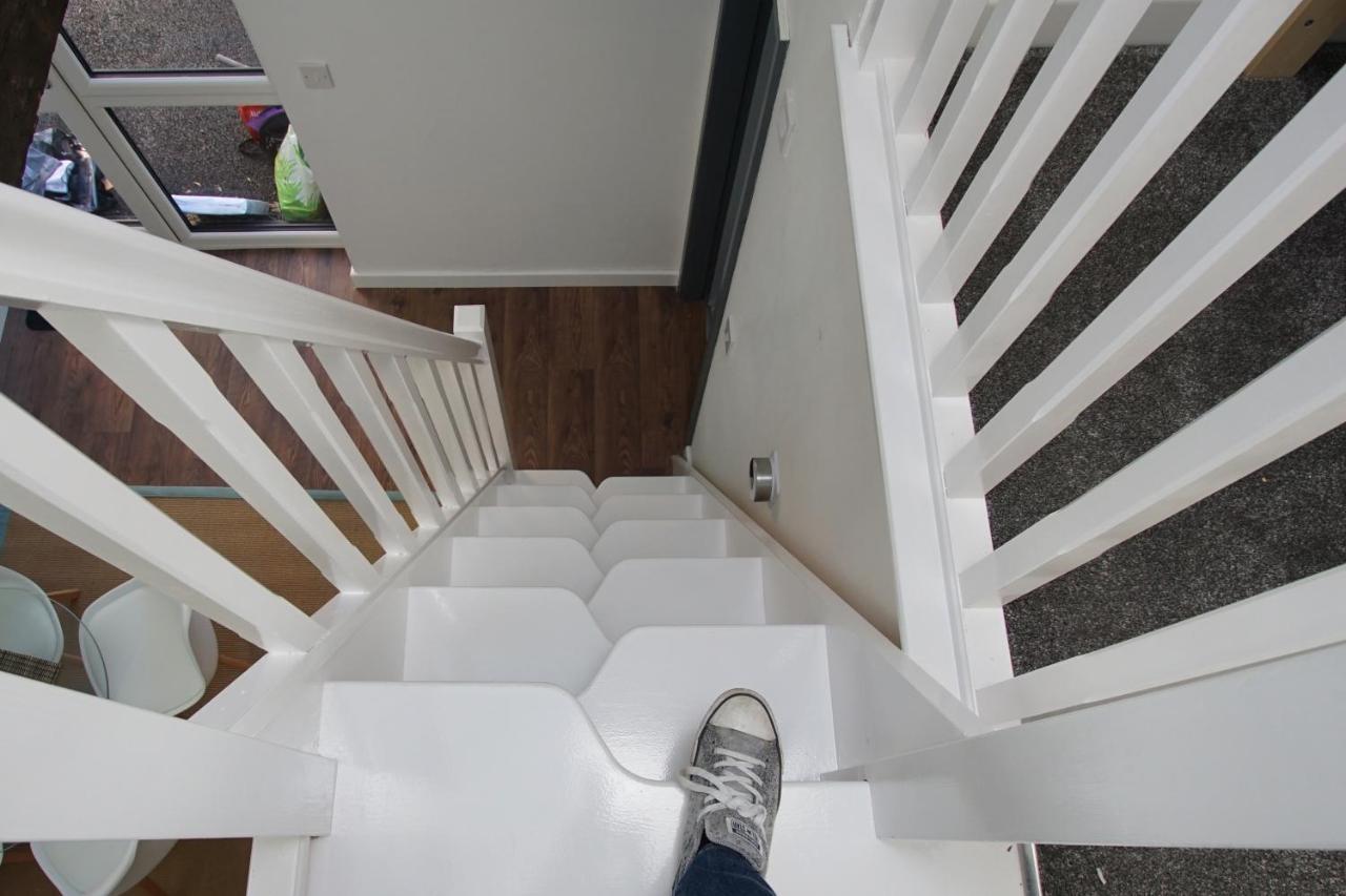 Loft Style Apartment For 4, 1 Broadhurst Court, Close To Town, Station & Hospital Stockport Exterior foto